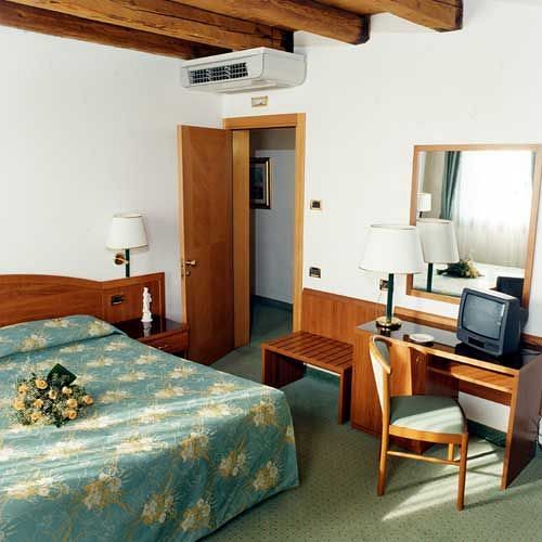 Hotel Villa Altura オスペダレット・エウガーネオ エクステリア 写真
